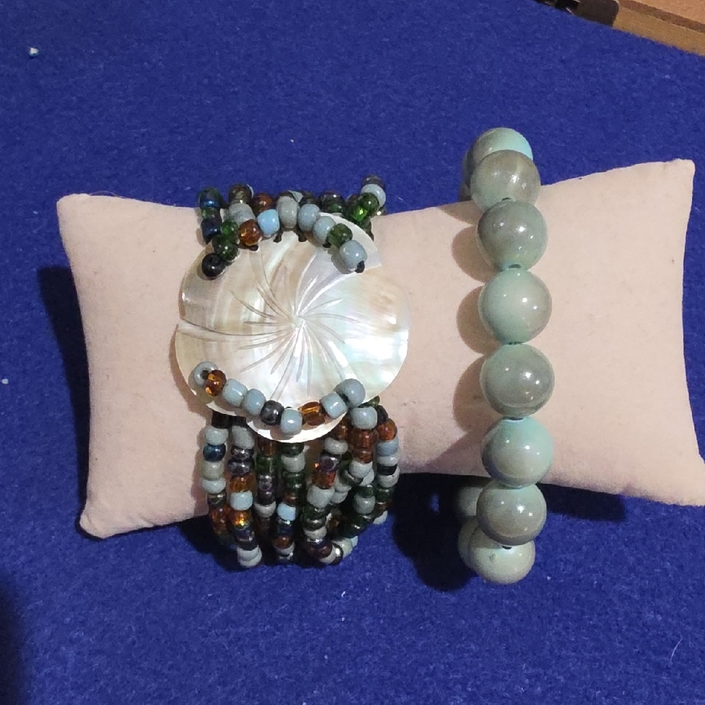 Beaded Shell Button Stretch Bracelet Set in Mint Green